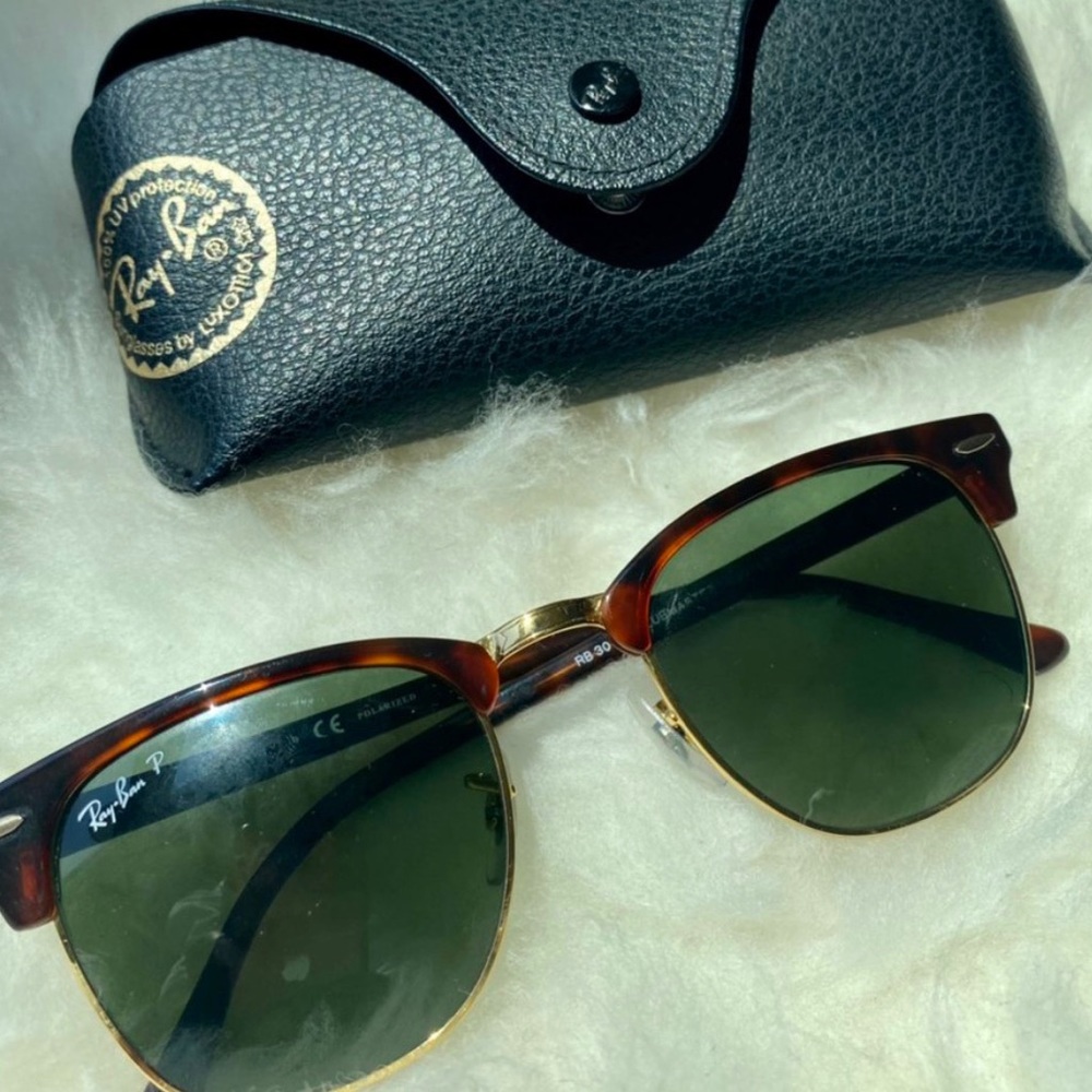 RAY BAN SUNGLASSES 
Perfect condition includes cleaning cloth